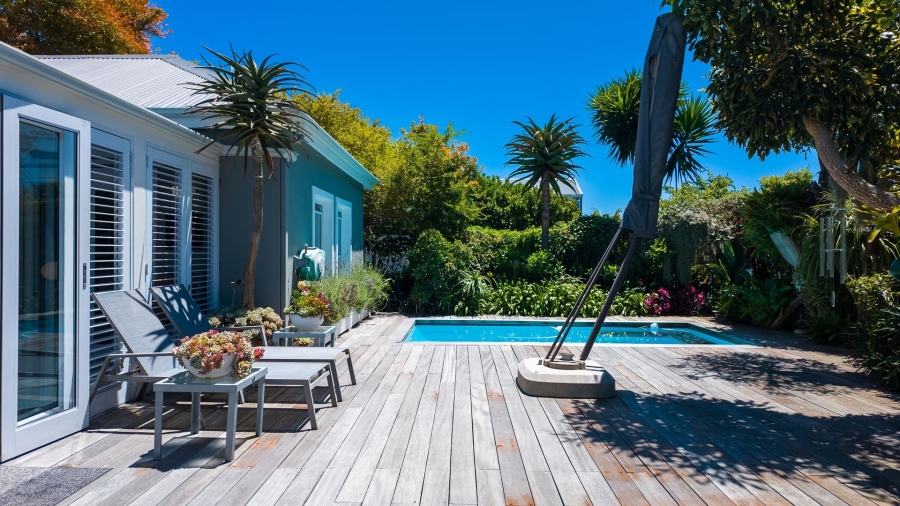 5 Bedroom Property for Sale in Thesen Islands Western Cape